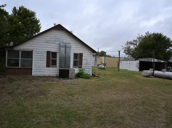 68973 2nd St, Camargo, OK 73835