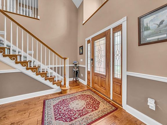 3rd image of 92 Freeman Ct