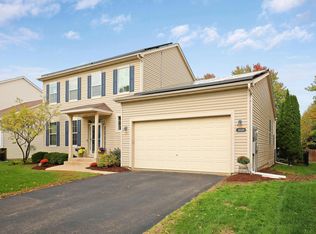 2028 Schoolmaster Dr, Chaska, MN 55318