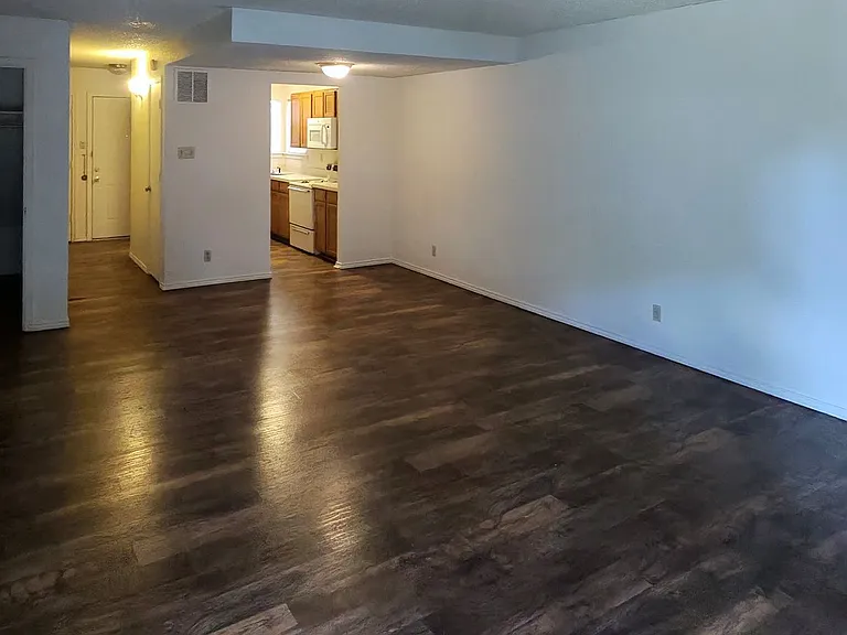 107 Vista Way — Photo 1