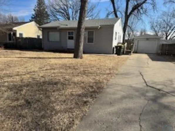 3232 Idlewood St, Sioux City, IA 51104