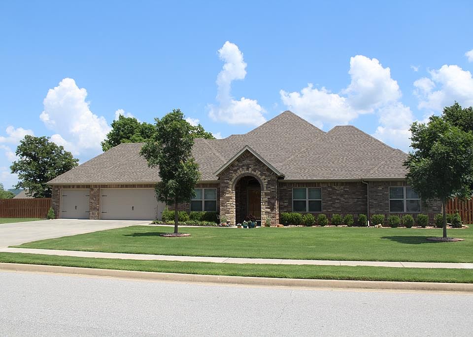 1st image of 418 S Waterfalls Dr