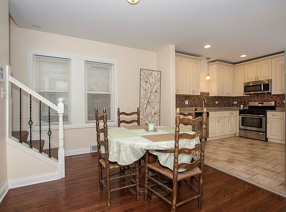 4th image of 5023 W Drummond Pl