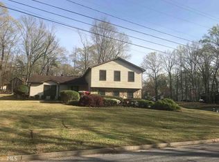 984 Lost Creek Cir, Stone Mountain, GA 30088