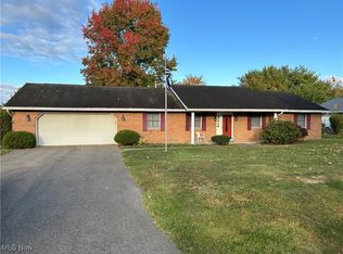 6035 Southview Dr, Nashport, OH 43830