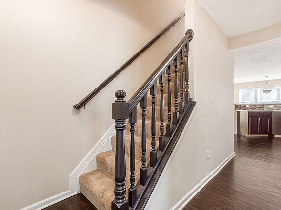 2nd image of 640 Kingshurst Dr
