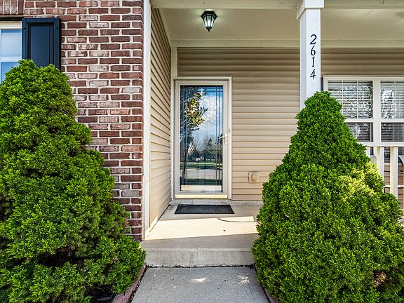 3rd image of 2614 Oneida Ln