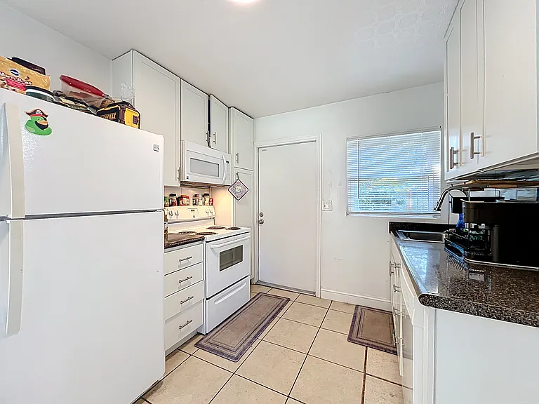 744 E Church Ave — Photo 8