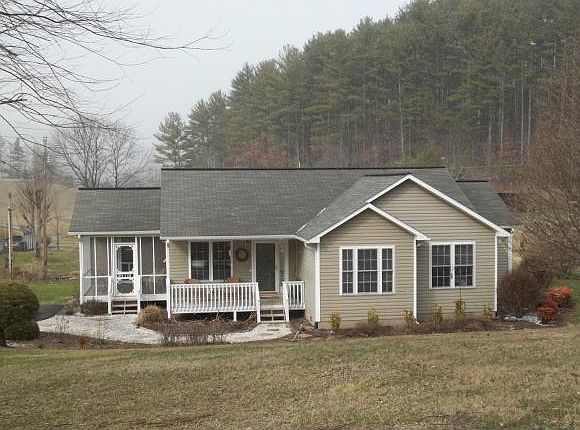 1st image of 149 Oak Hills Ln