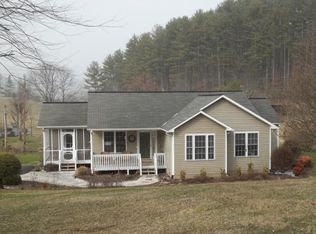 149 Oak Hills Ln, Mountain City, TN 37683