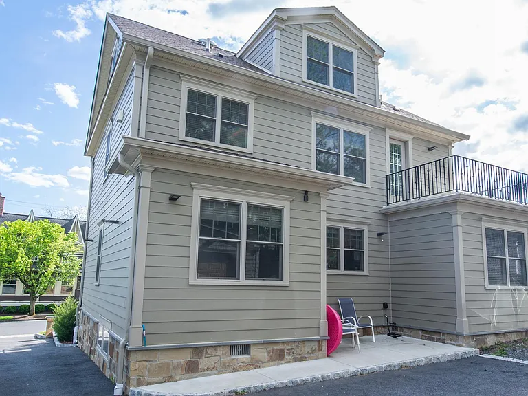 109 Springfield Ave — Photo 23