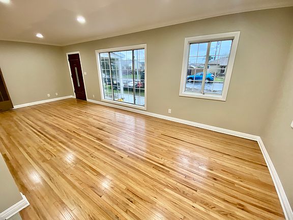 4th image of 9927 Alesia St