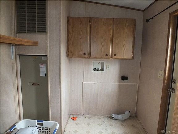 3rd image of 71 Robin Hood Dr