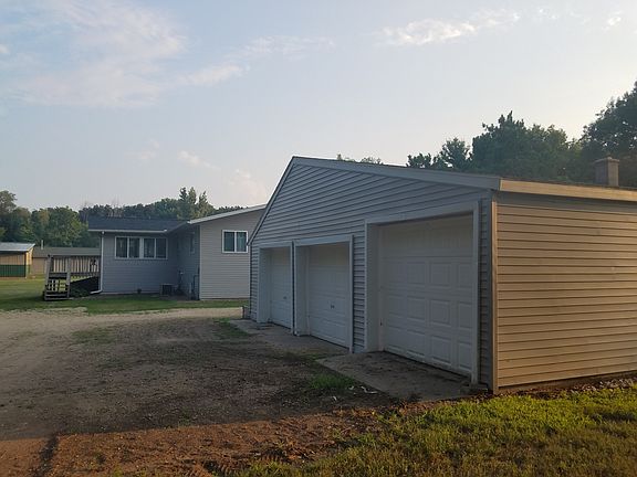 33x33 garage+ 20x10 storage
