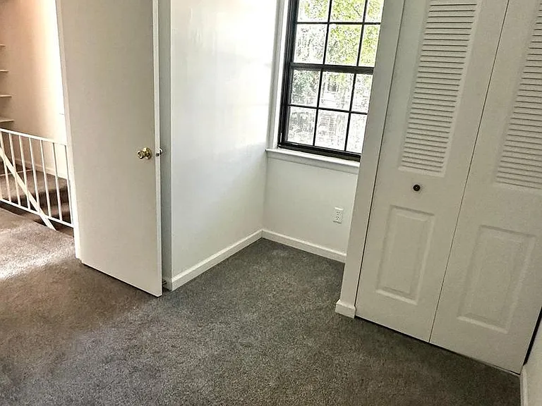 255 Greenough St — Photo 20