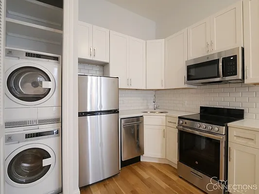 Rented by City Connections Realty | media 20