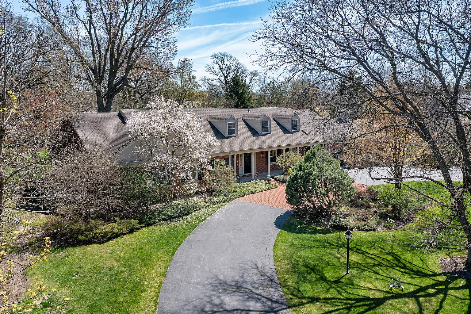 33 Meadowview Dr photo 1