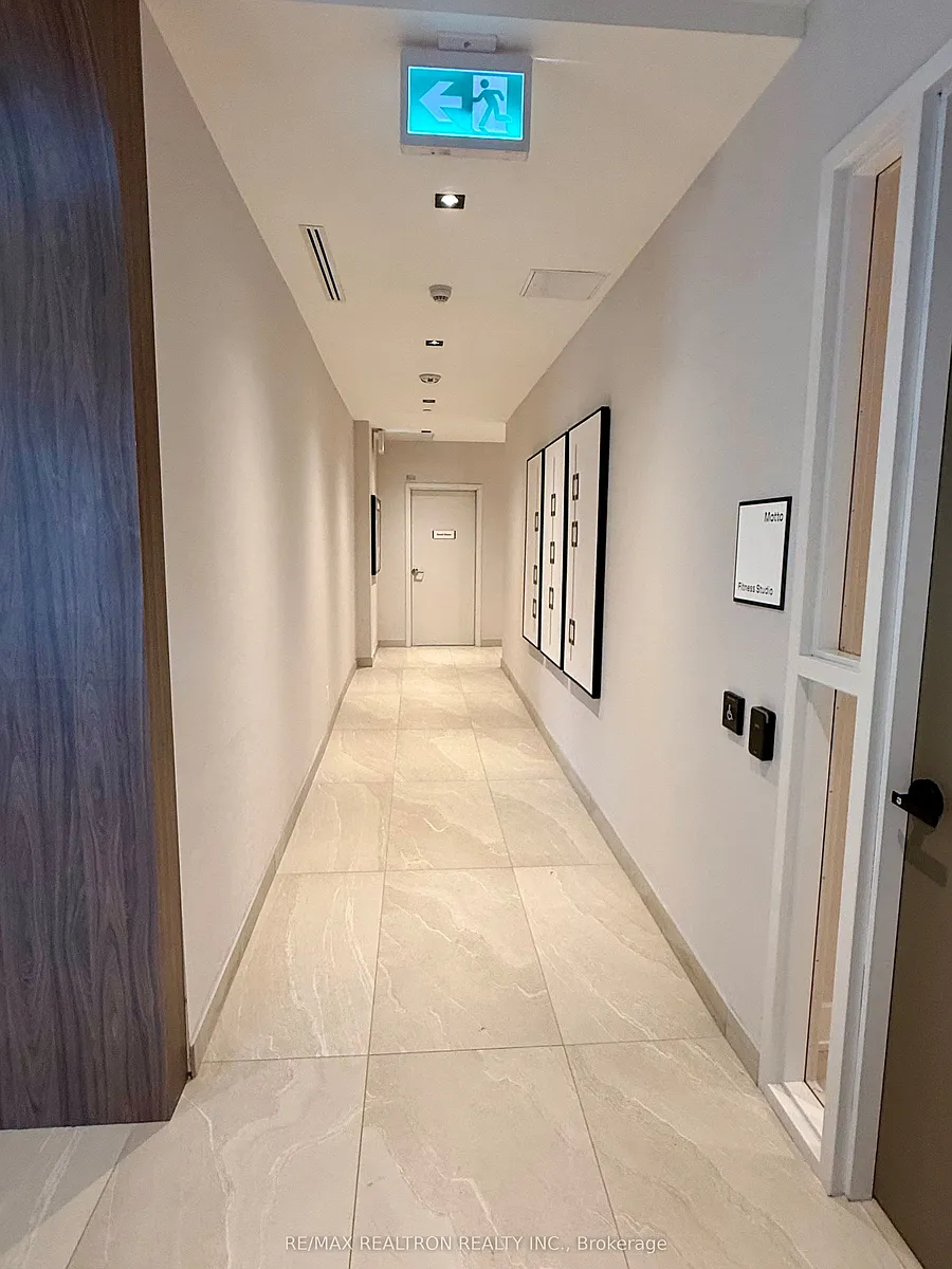 Building Photo - 758 Dovercourt Rd #310