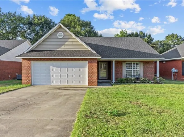 109 Winthrop Ct, Dothan, AL 36305