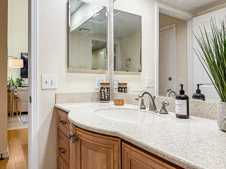 2111 Peak Pl — Photo 45