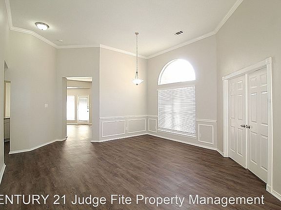 2nd image of 208 Stone Creek Blvd