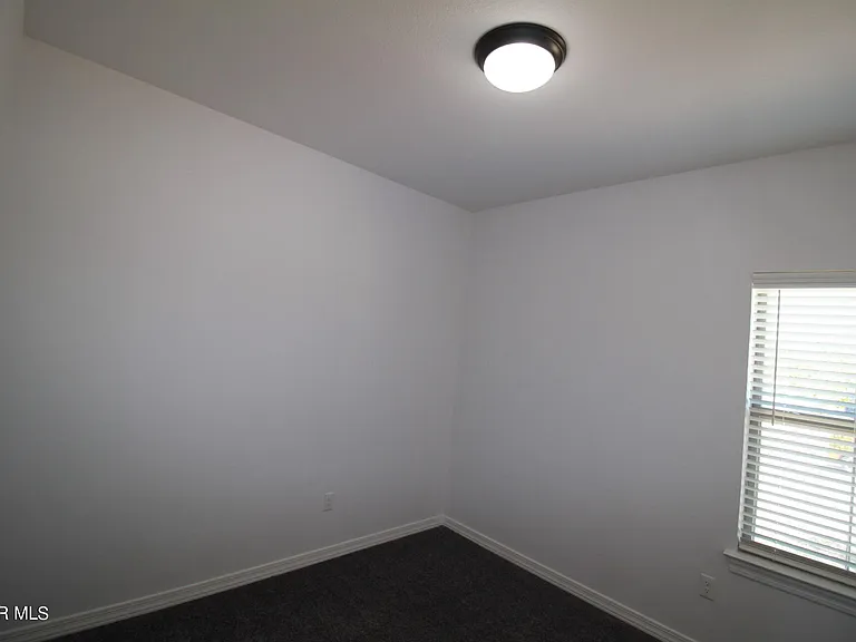 620 Adrian Arellano St W — Photo 67