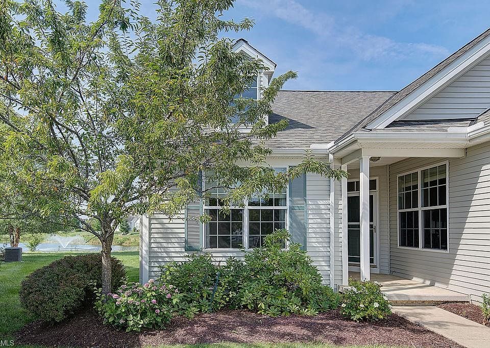 1st image of 33267 Waterview Ct