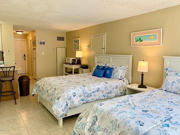 2nd image of 8817 Thomas Dr #A808
