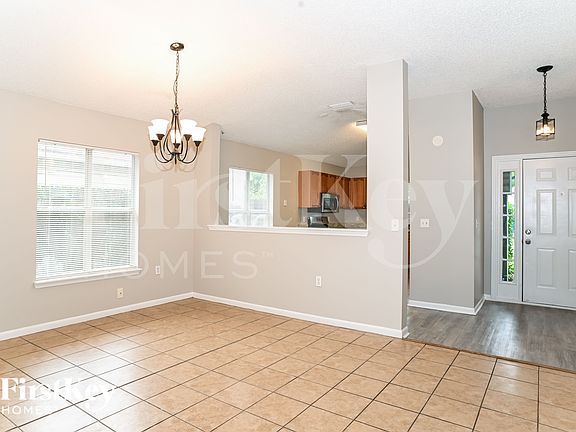 5th image of 2137 Featherwood Dr W