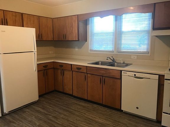 4th image of 613 E Moody Dr