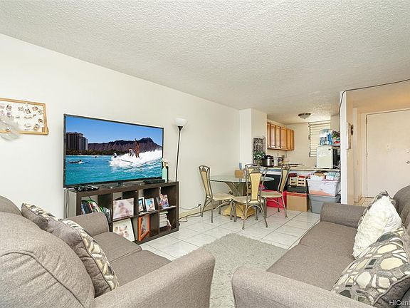 2nd image of 949 Ala Nanala St APT 204