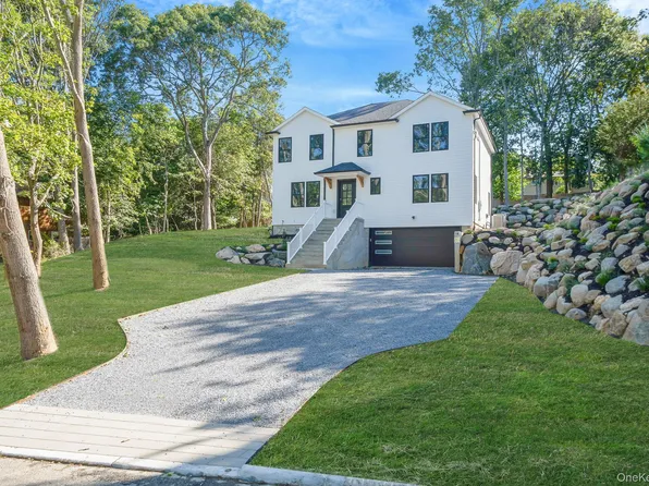 14 Long View Drive, Wading River, NY 11792