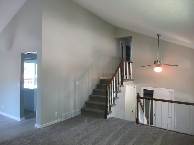 6618 S 109th St — Photo 11