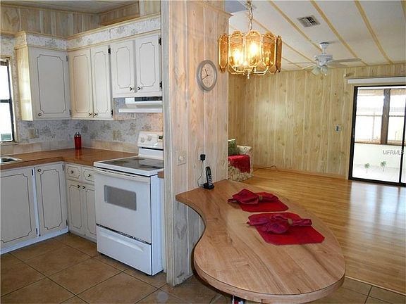 5th image of 716 Greentree Ct