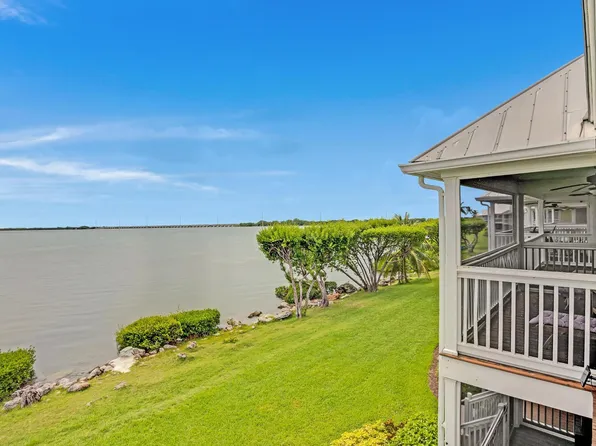 5054 Sunset Village Dr, Duck Key, FL 33050