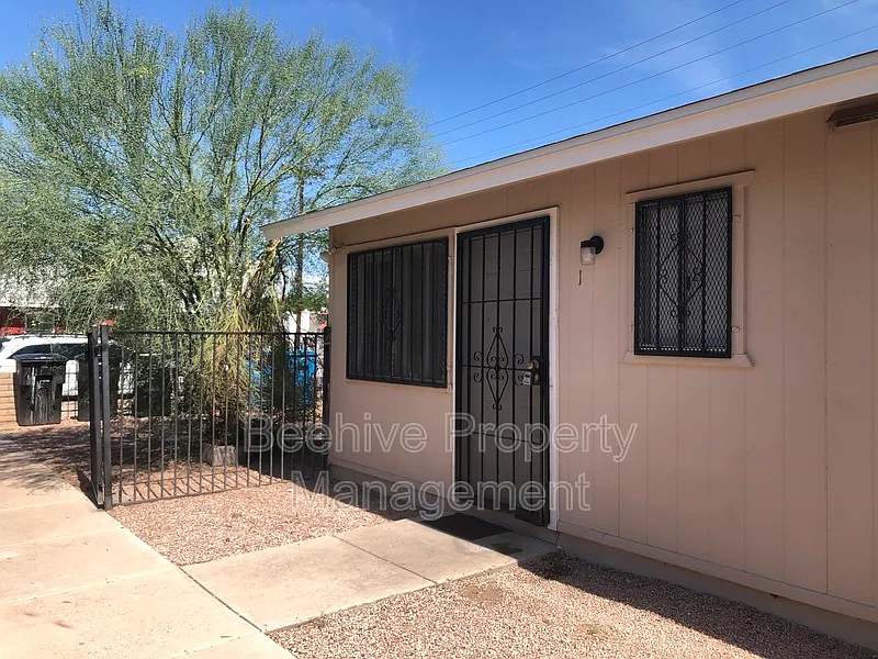 1 bed, 1.0 bath, 496 sqft, $799 — Photo 2