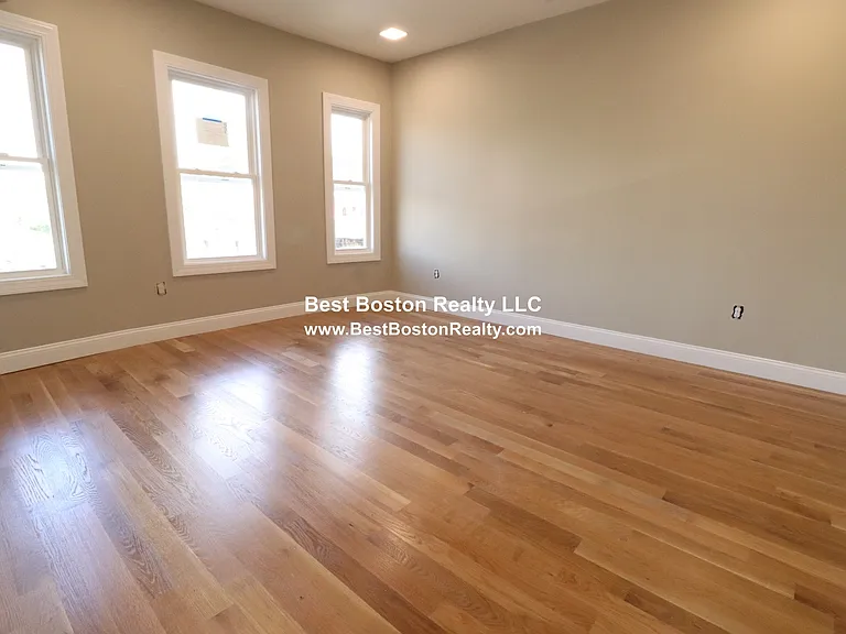 317 Main St #2 — Photo 4