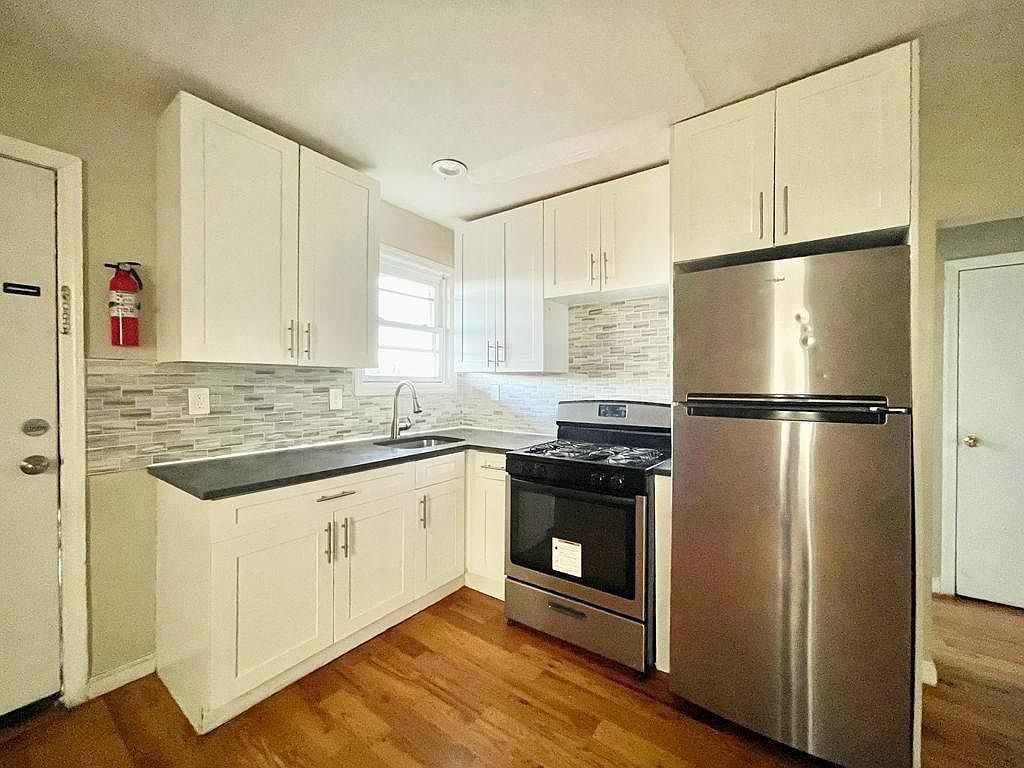 8 Rowland St #2A, Newark, NJ 07104 | Zillow