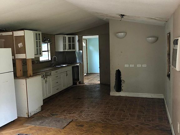 3rd image of 7900 Galveston Ave