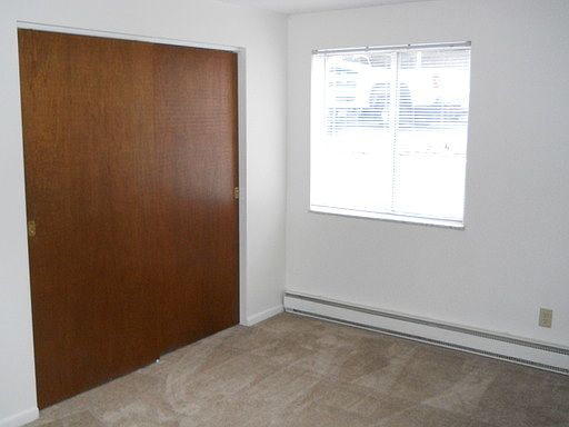 4th image of 997 N Market St APT 1