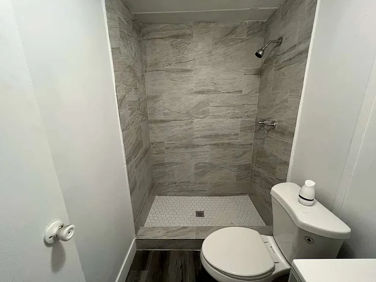 23034 Watergate Cir #E3 — Photo 10