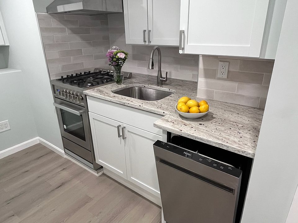 Picture of another recent project with the same contractor and similar finishes.