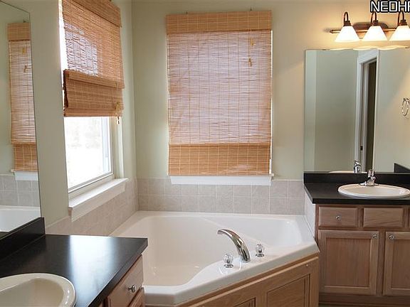 5th image of 5247 Maplewood Farm Dr