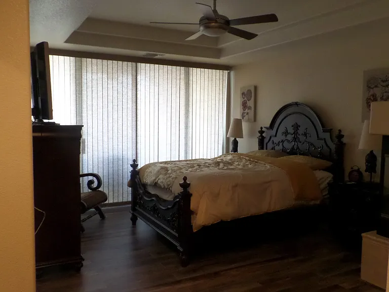 211 Moser Ave #R6 — Photo 8