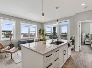 80 Greenbriar Pl NW #1402, Calgary, AB T3B 6J4