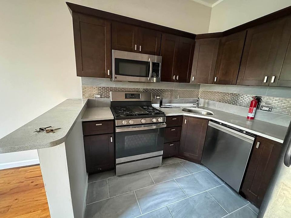 1st image of 18 E 125th St APT 4