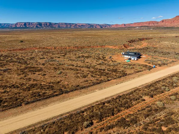 2050 S Lost Springs Dr, Kanab, UT 84741