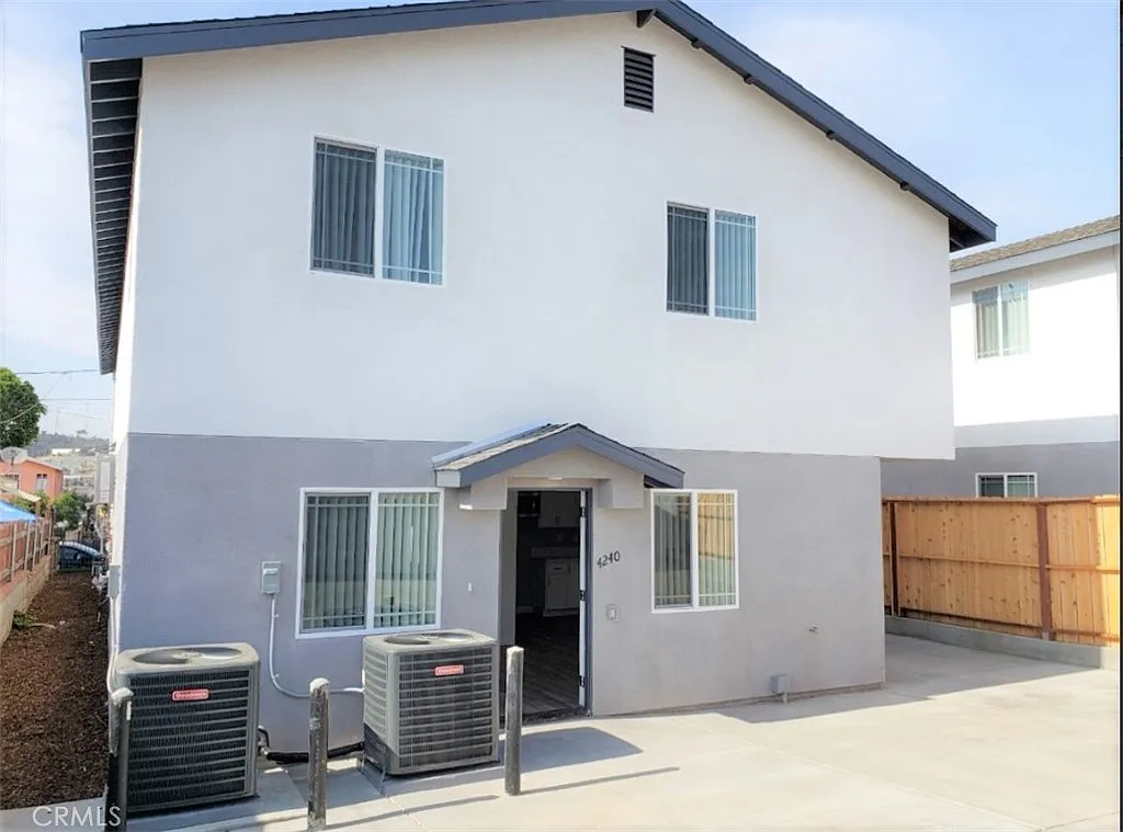 5 bed, 1750 sqft, $4,000 — Photo 2