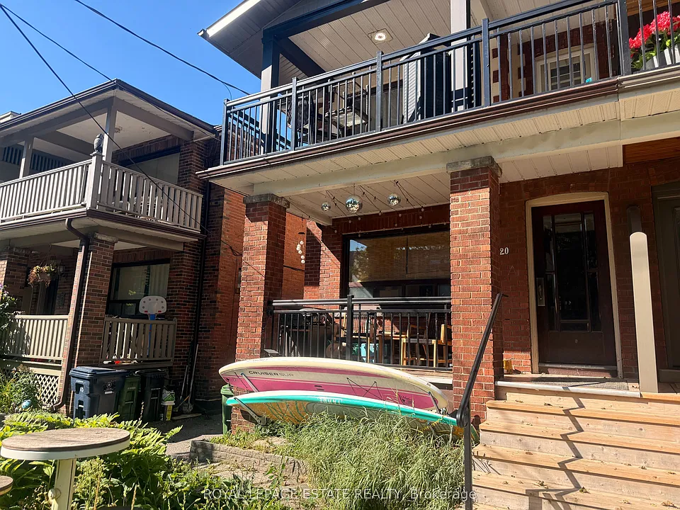 20 Glen Manor Dr