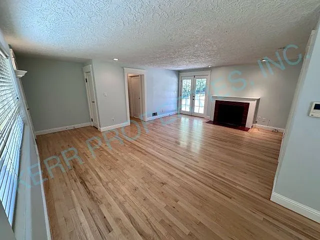 15418 SE Meadowlark Ln — Photo 2